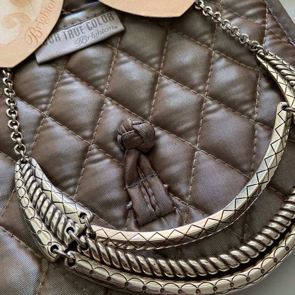 New Brighton lot, two pairs of earrings and necklace set with bag - Picture 5 of 10